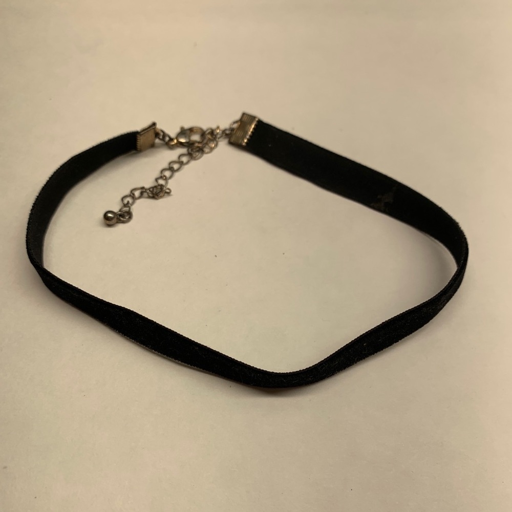 Black choker